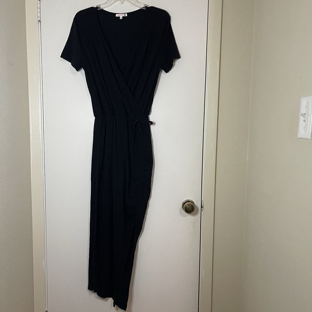 Sundry Black vneck side cinch midi dress size medium 2